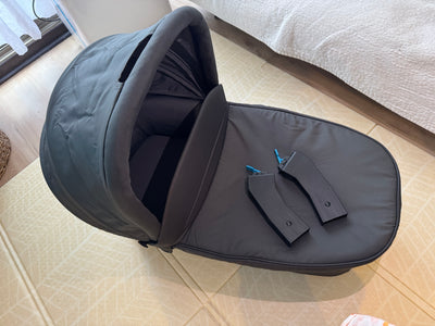 (#PG5431) Moisés modelo Urban Glide Bassinet Black. Marca Thule