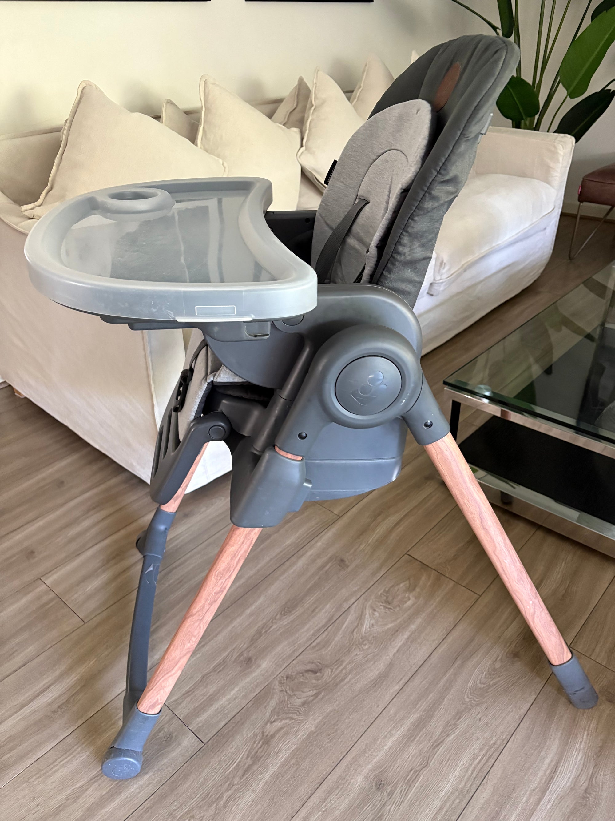 (#PG4700) Silla de comer modelo Minla Essential. Marca Maxi Cosi