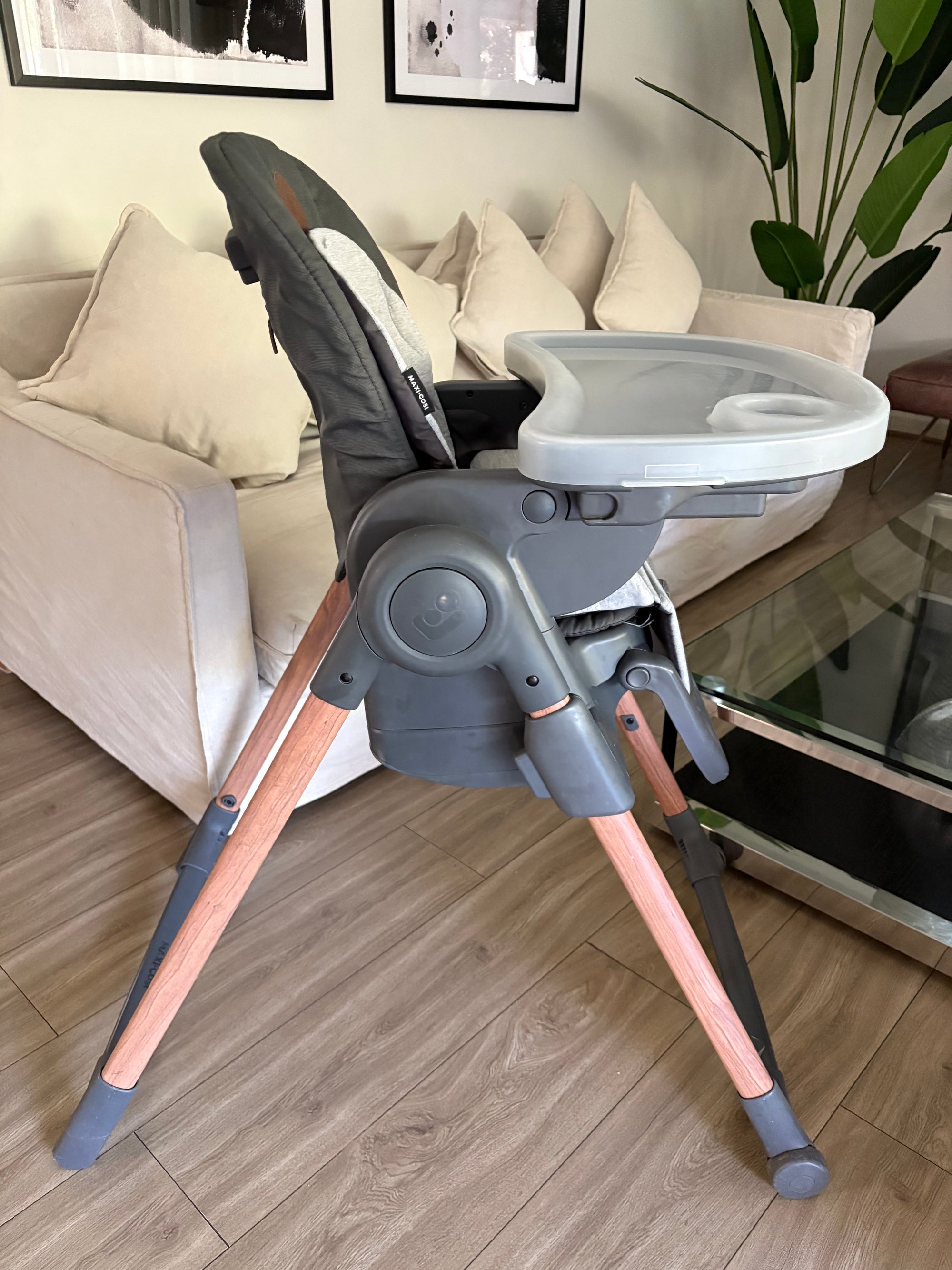 (#PG4700) Silla de comer modelo Minla Essential. Marca Maxi Cosi