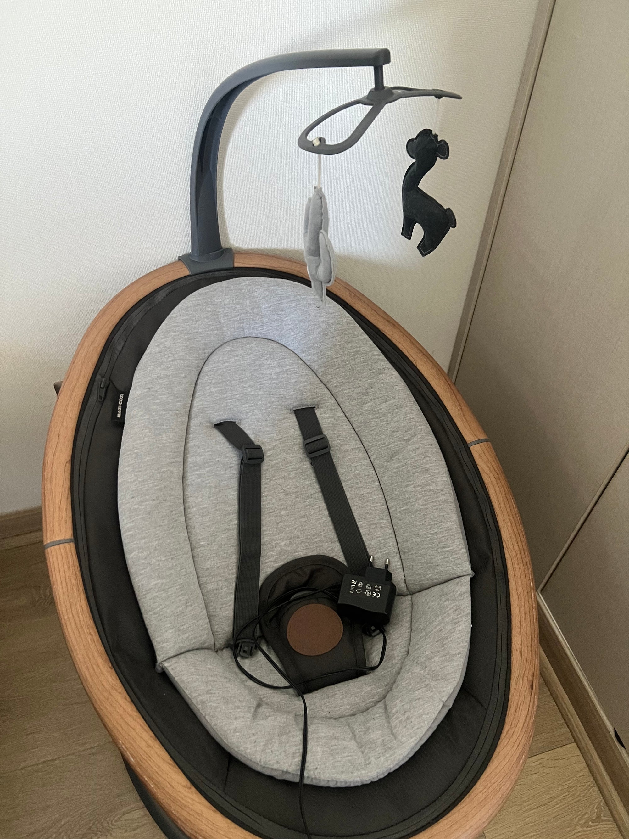 (#PG5368) Silla nido mecedora modelo Cassia. Marca Maxi Cosi