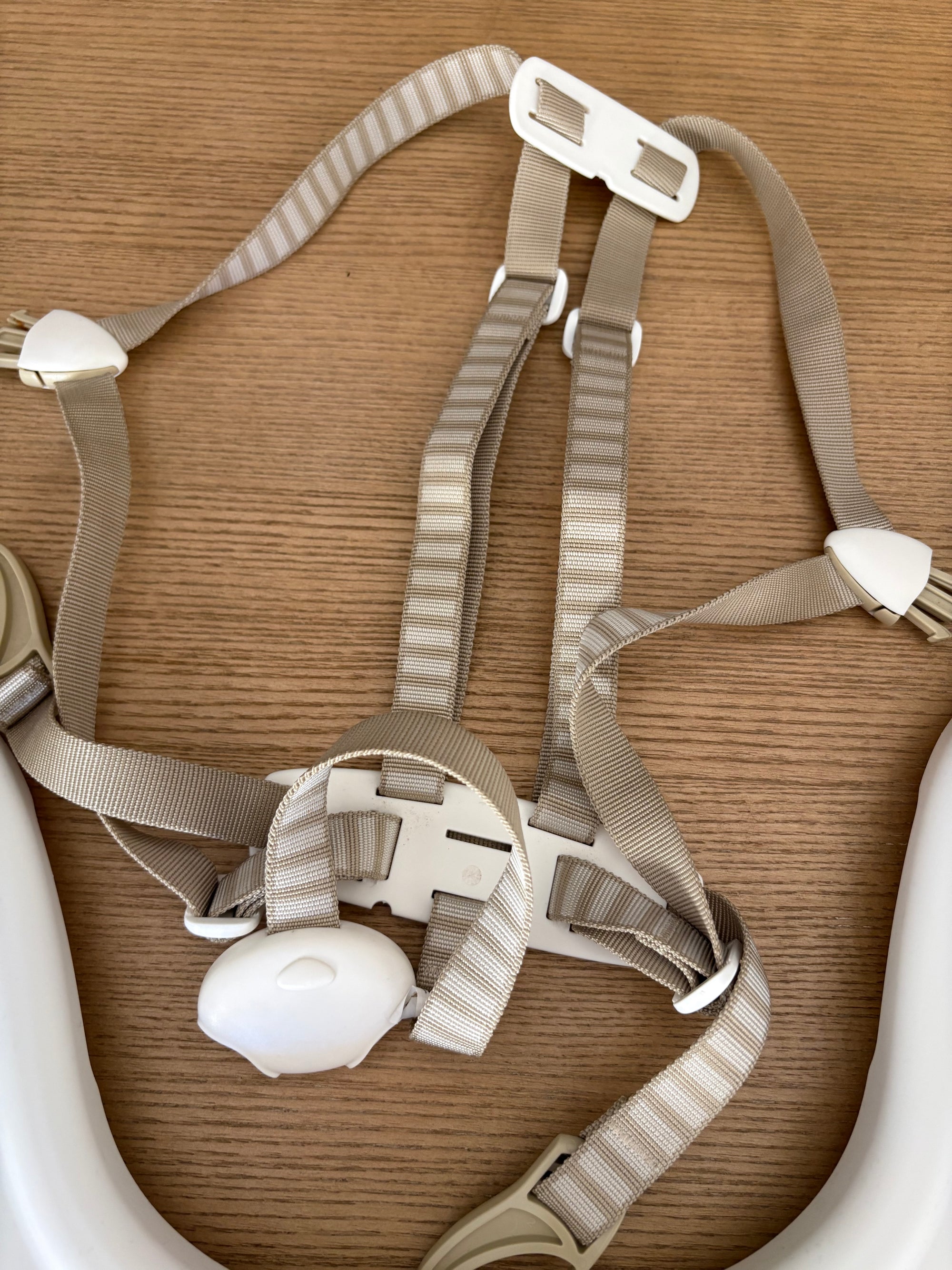 Bandeja, arnés v1 y cojín modelo baby para silla Tripp Trapp. Marca Stokke. (#PG5639)
