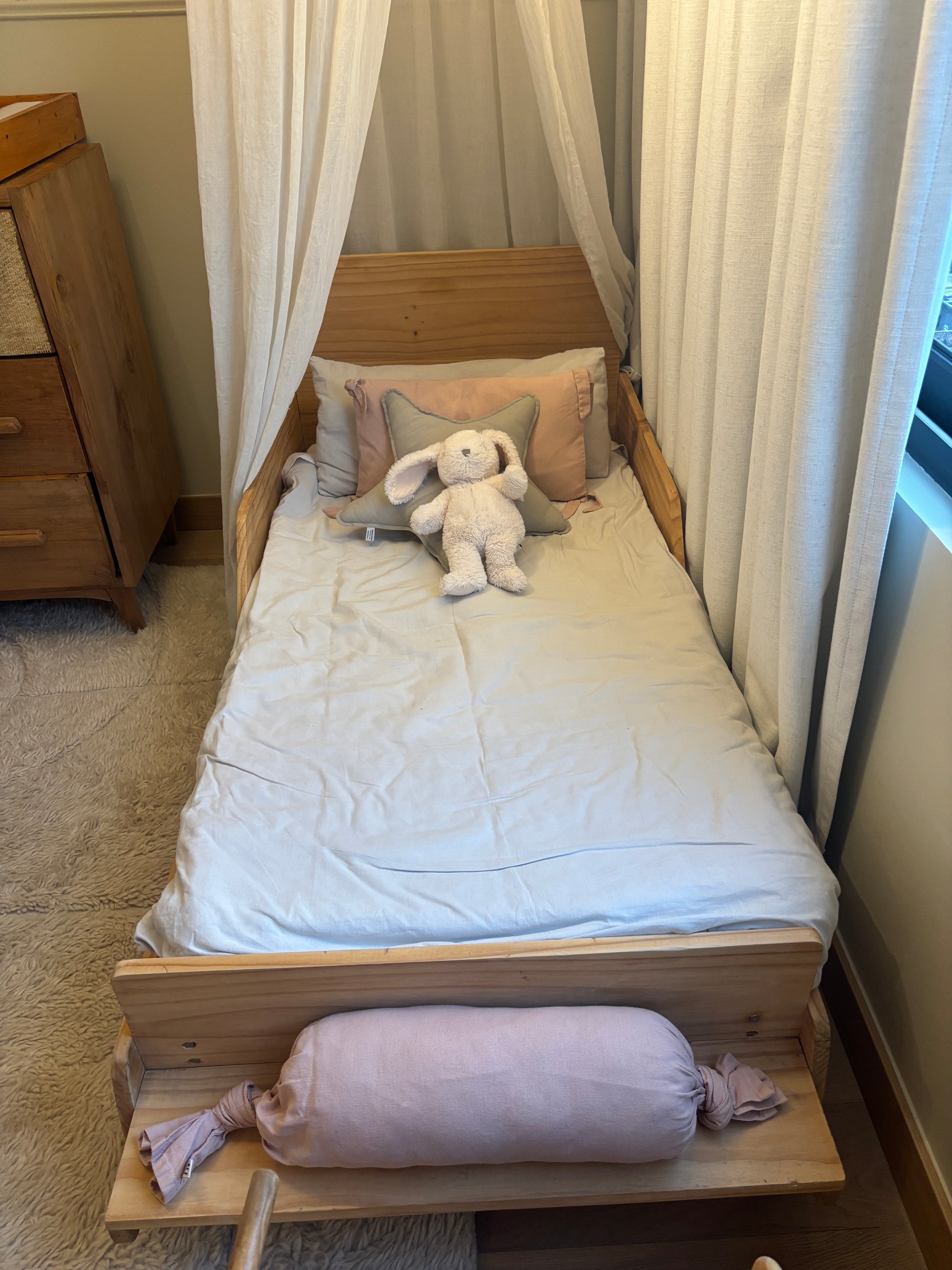 (#PG5021) Cama de madera. Marca Montessori