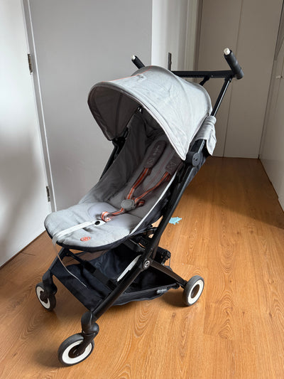 Coche de paseo modelo Libelle Lava Grey + Adaptadores huevito (#PG5836)