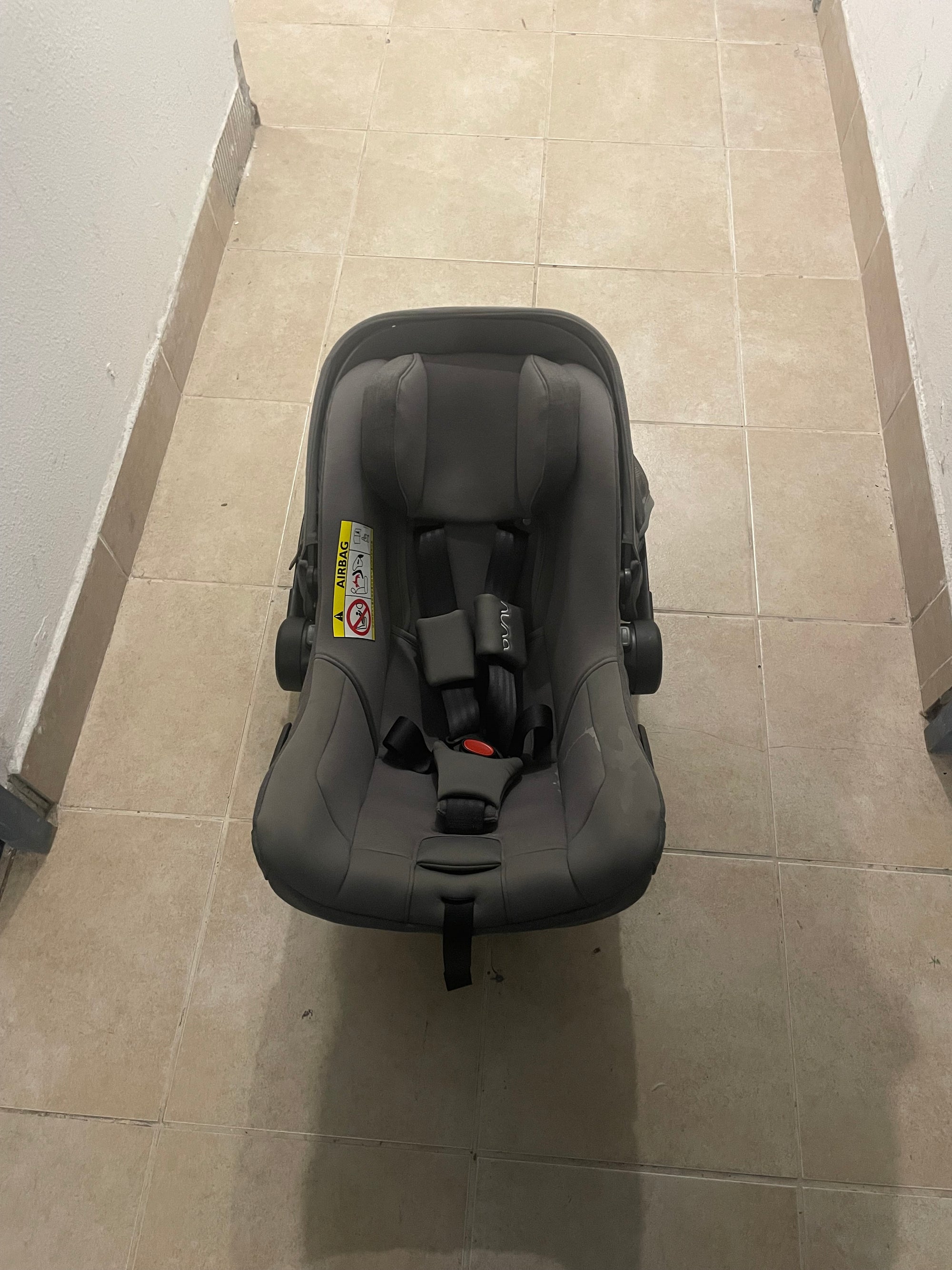 (#PG5378) Silla de auto modelo Pipa Next Graphite + Base Isofix. Marca Nuna