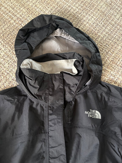 Chaqueta impermeable negra, talla S. Marca The North Face (#PG5747)