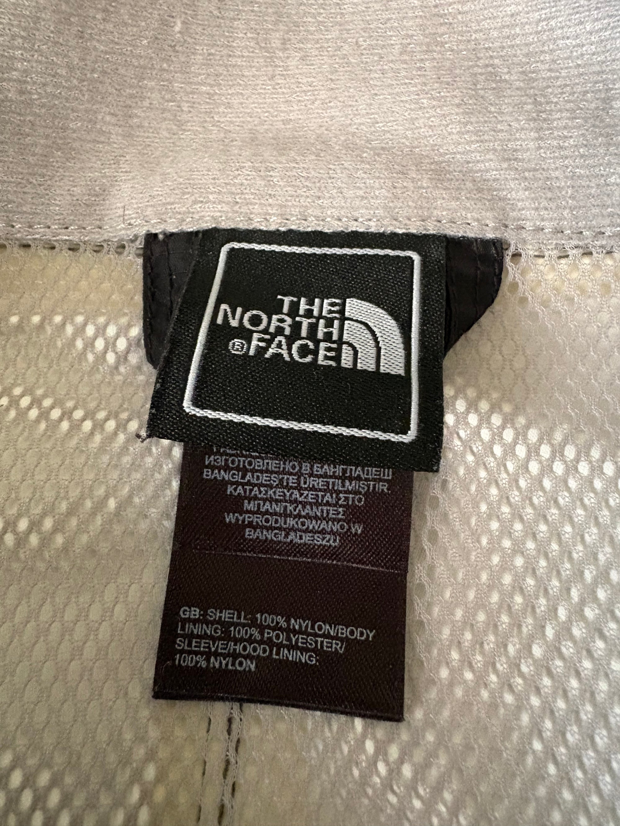 Chaqueta impermeable negra, talla S. Marca The North Face (#PG5747)