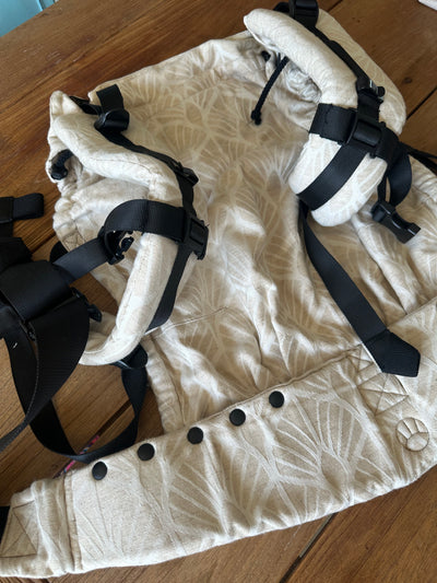 (#PG5418) Mochila ergonómica modelo Perla tamaño Toddler. Marca Neko Slings