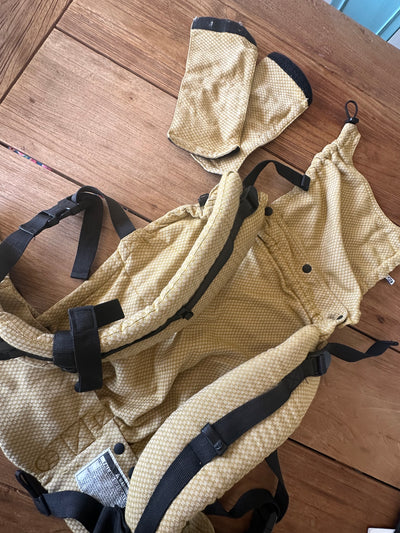 (#PG5416) Mochila ergonómica modelo Zest tamaño Baby. Marca Neko Slings