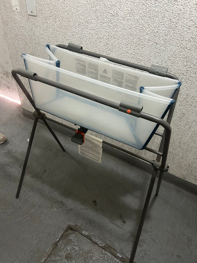 Bañera Flexi Bath con soporte RN y patas. Marca Stokke (#PG5683)
