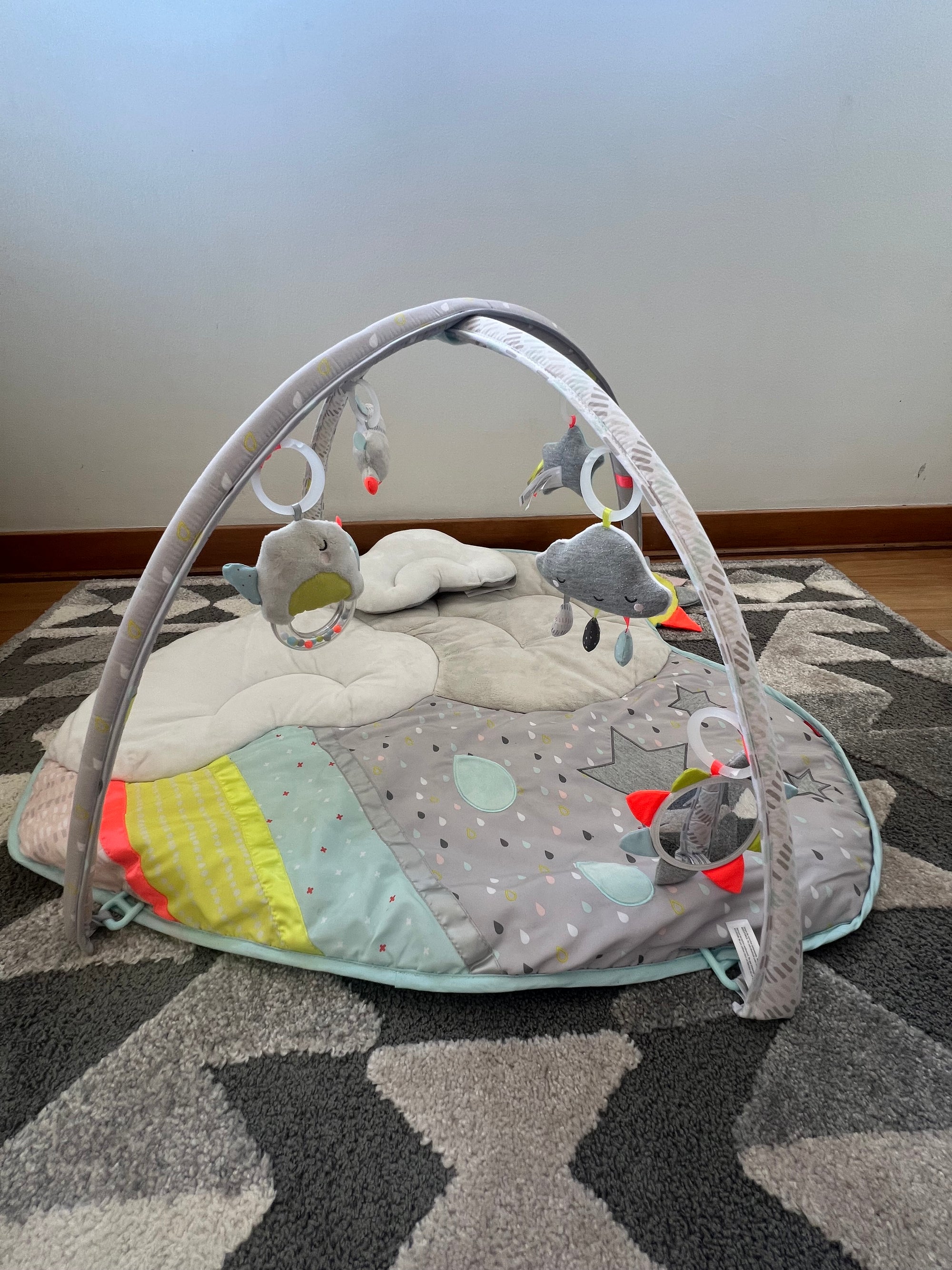 (#PG5110) Gimnasio de actividades modelo Silver Lining Cloud. Marca Skip Hop