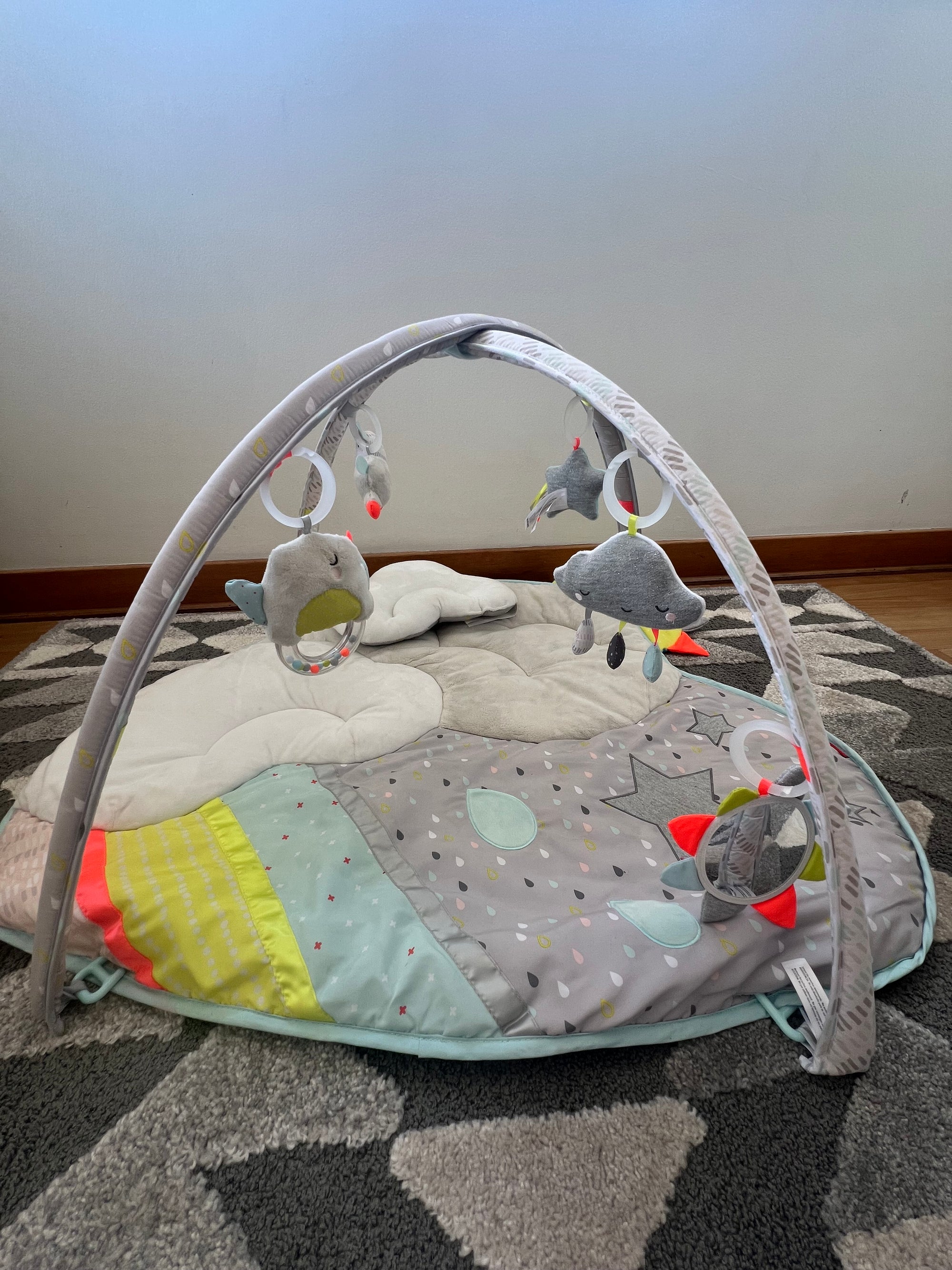 (#PG5110) Gimnasio de actividades modelo Silver Lining Cloud. Marca Skip Hop