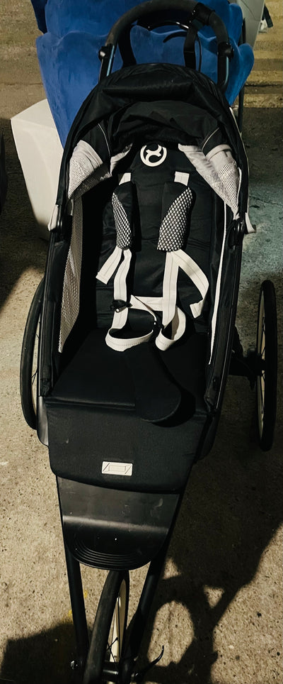 Coche Jogger Avi negro. Marca Cybex (#PG5749)