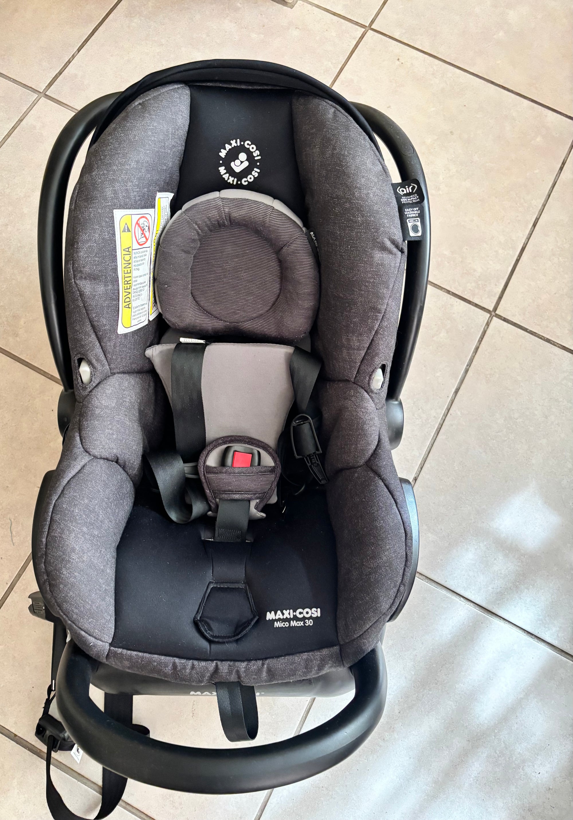 (#PG4976) Coche Travel System modelo Zelia 3 Essential Grey. Marca Maxi Cosi