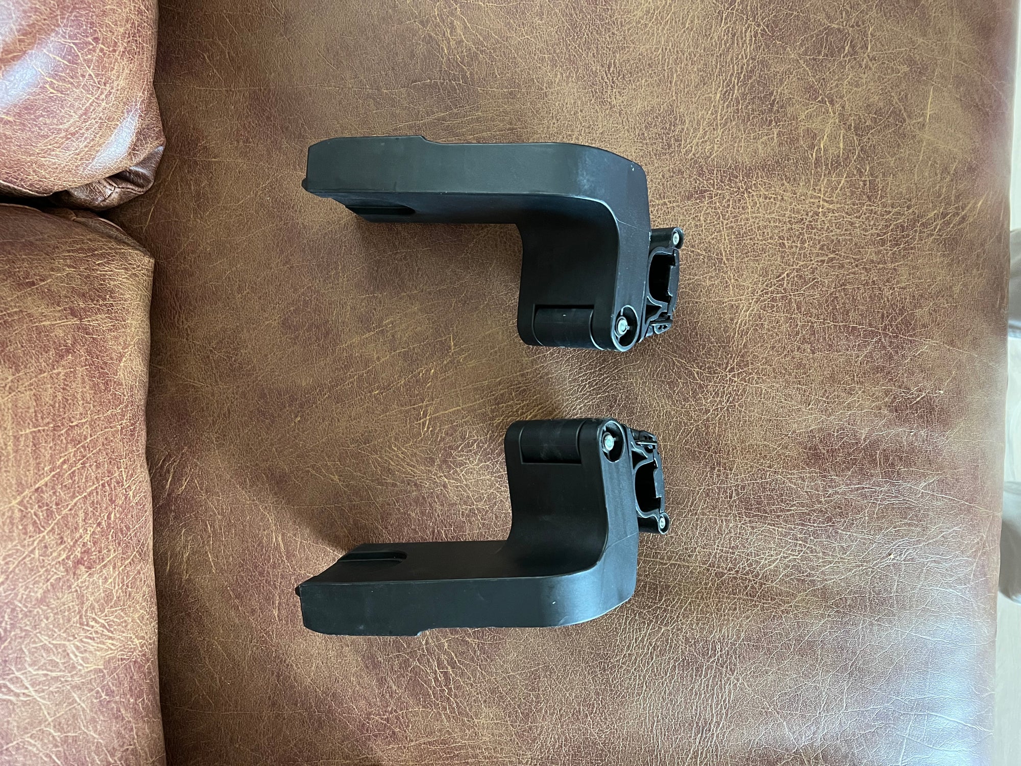 Adaptadores huevito, modelo negro Orfeo. Marca Cybex (#PG5685)