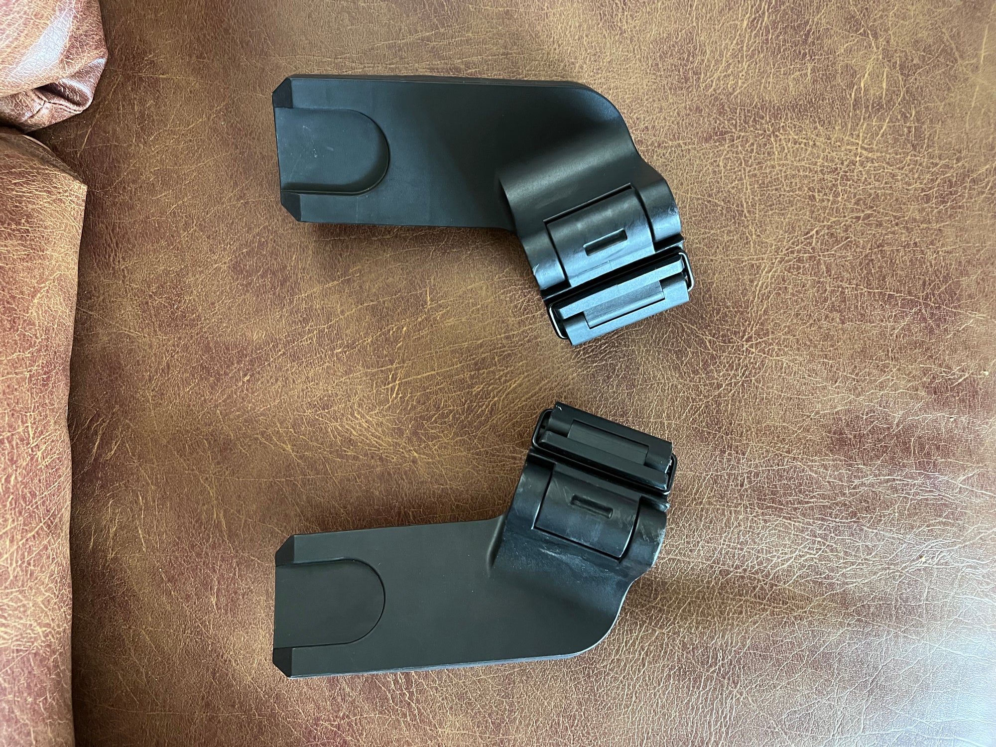 Adaptadores huevito, modelo negro Orfeo. Marca Cybex (#PG5685)