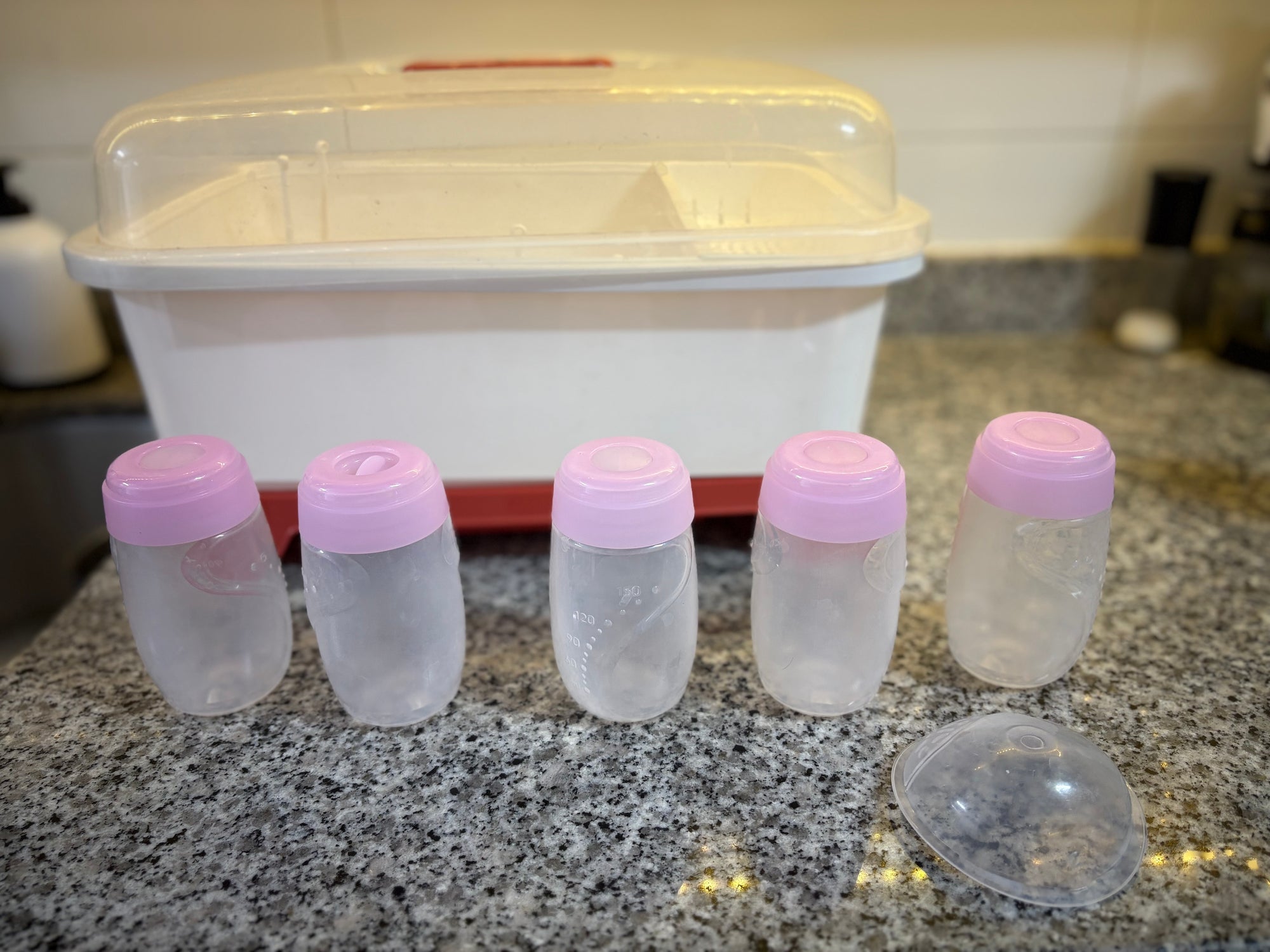 Pack limpieza: caja secante, cojín lactancia y botellas almacenadoras leche. (#PG5575)