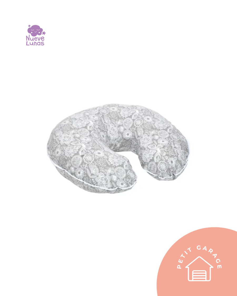 (#PG4523) Cojín de lactancia modelo gris con Mandalas. Marca Nueve Lunas