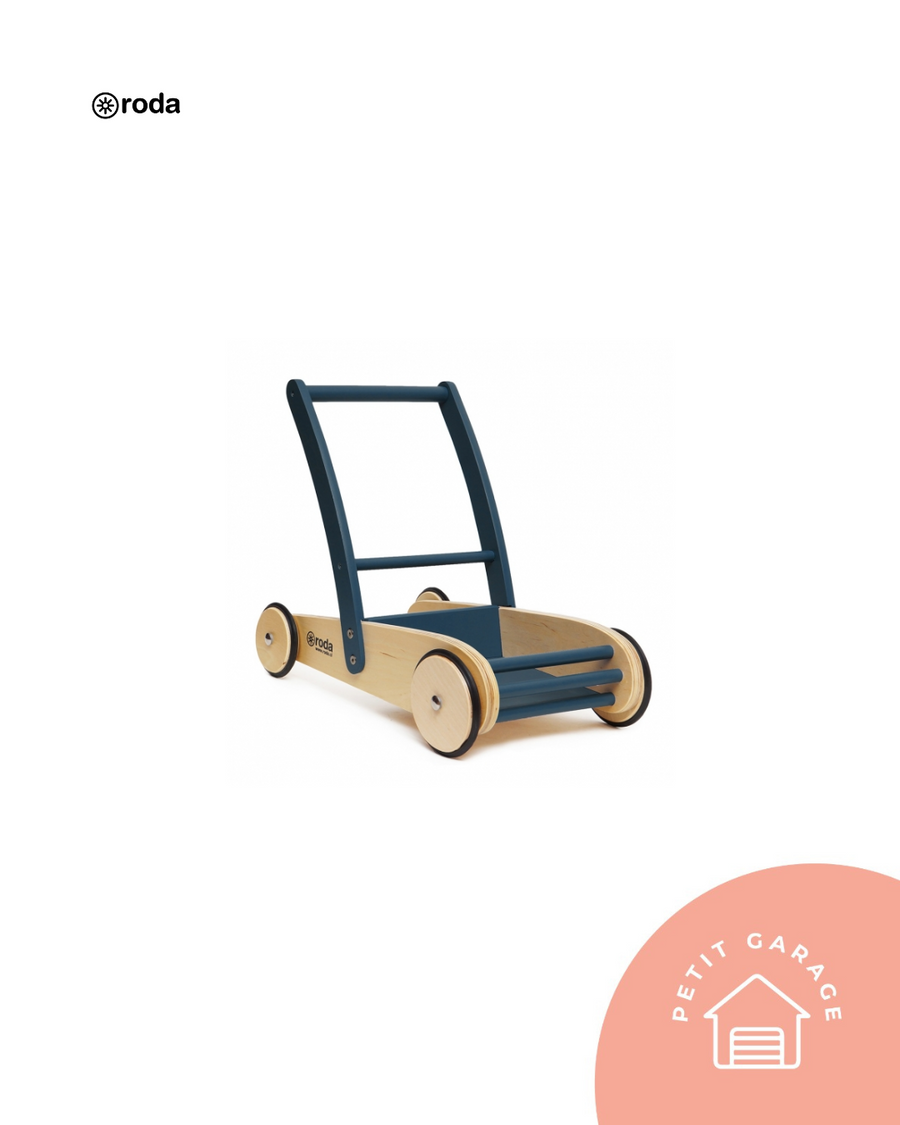 (#PG5112) Andador modelo antiguo color azul. Marca Roda