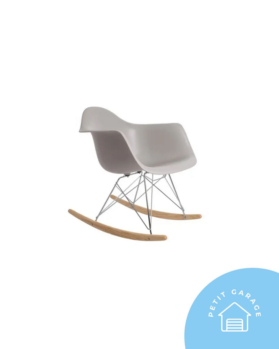 (#PG4626) Silla mecedora color gris. Marca Genérica