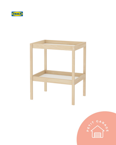 (#PG5073) Mudador modelo SNIGLAR color madera y blanco. Marca IKEA