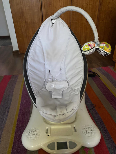 (#PG3502) Silla mecedora. Marca 4moms