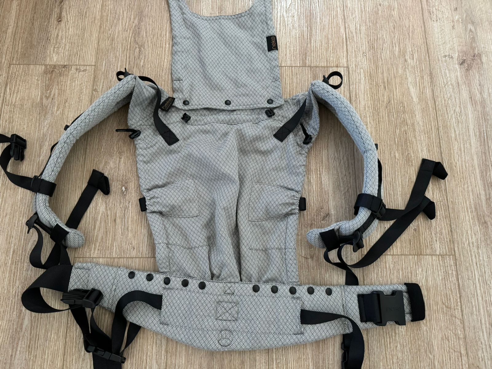 (#PG3516) Mochila ergonómica. Marca Neko Slings