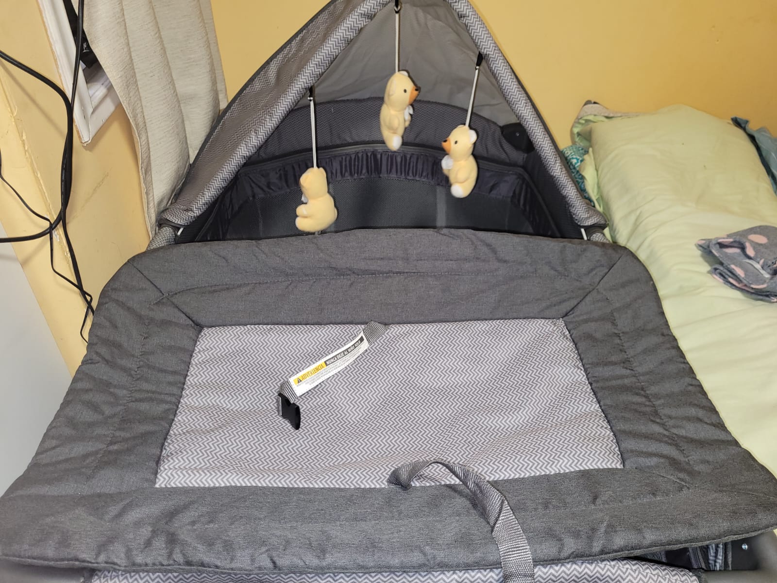 (#PG3543) Cuna Playard Luna Grey Dots. Marca Infanti