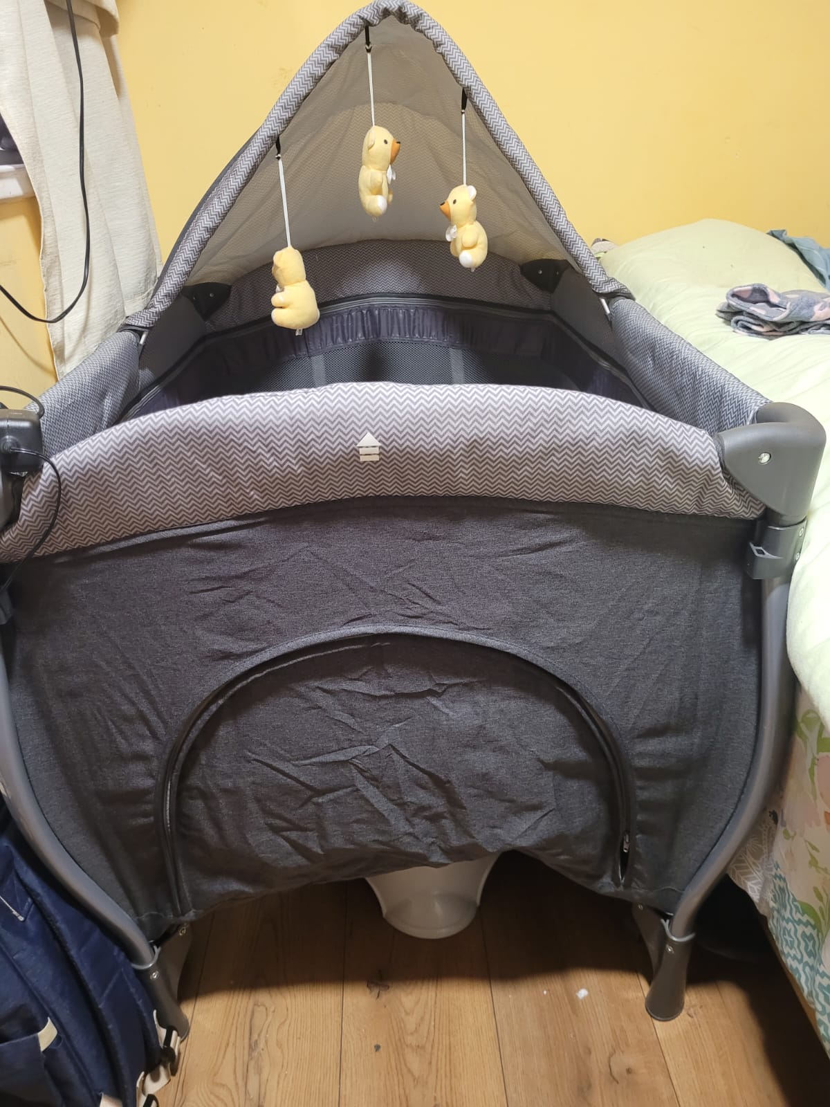 (#PG3543) Cuna Playard Luna Grey Dots. Marca Infanti