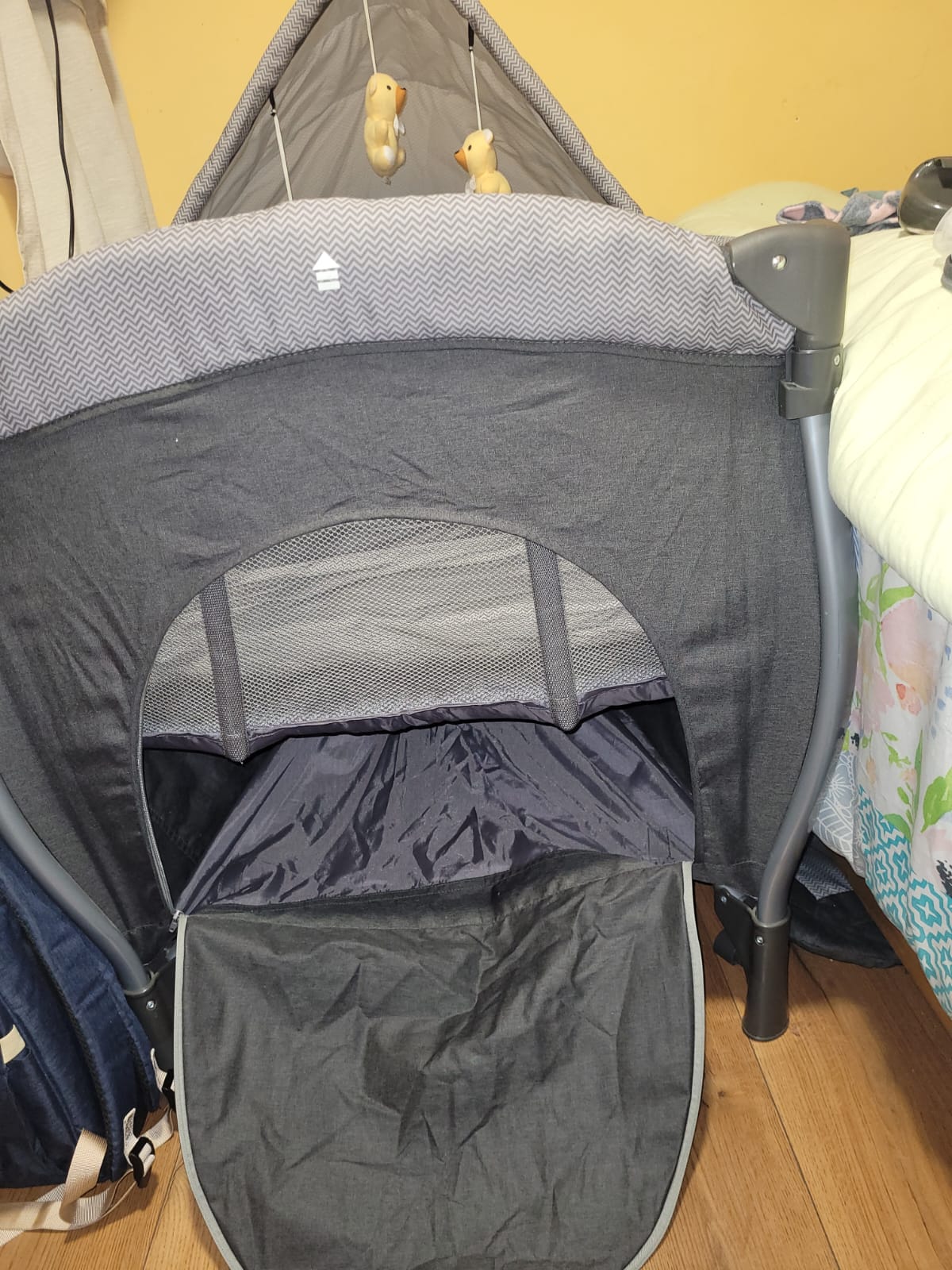 (#PG3543) Cuna Playard Luna Grey Dots. Marca Infanti