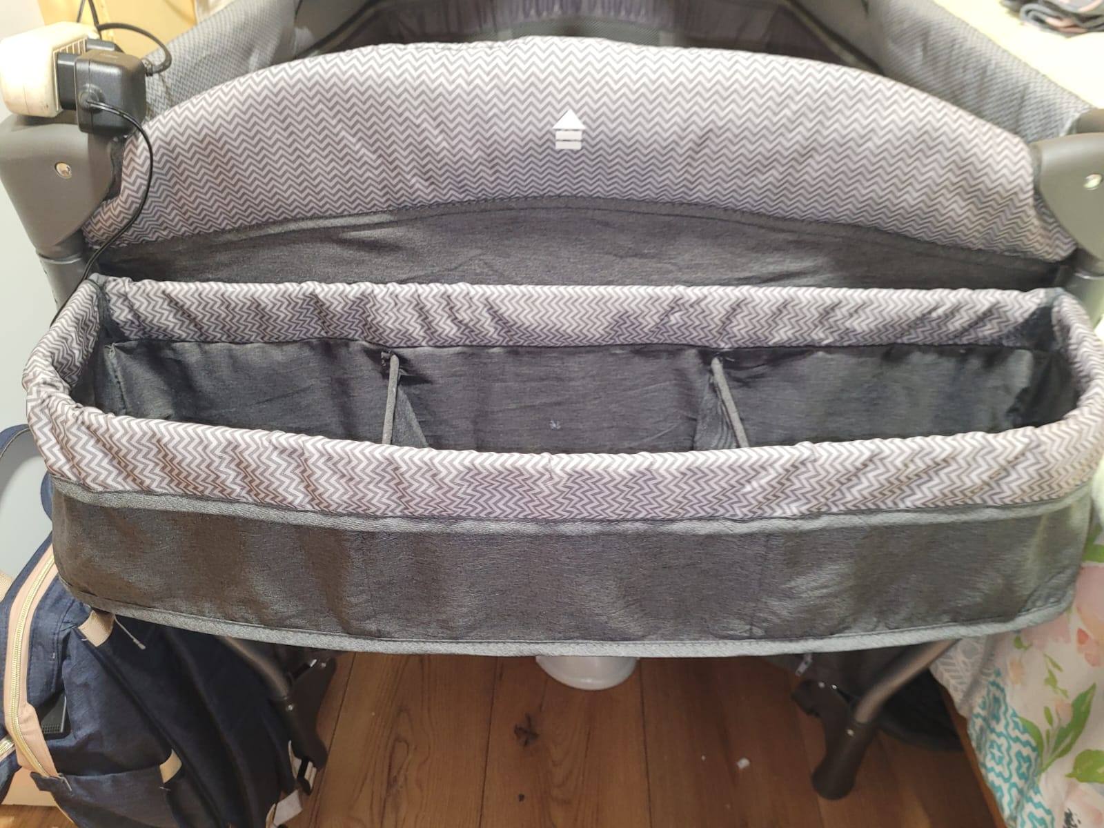 (#PG3543) Cuna Playard Luna Grey Dots. Marca Infanti