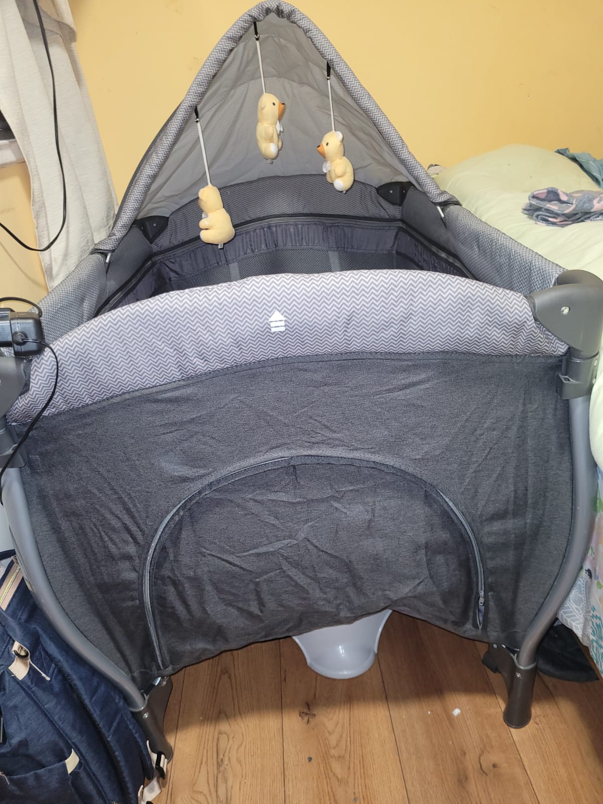 (#PG3543) Cuna Playard Luna Grey Dots. Marca Infanti