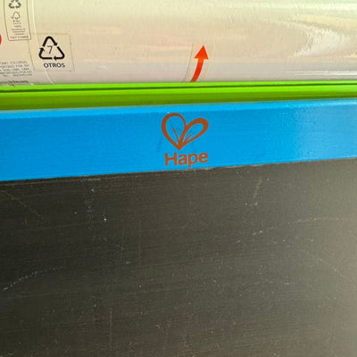 (#PG3550) Pizarra 3 en 1 + Rollo de papel. Marca HAPE y Casa & Ideas
