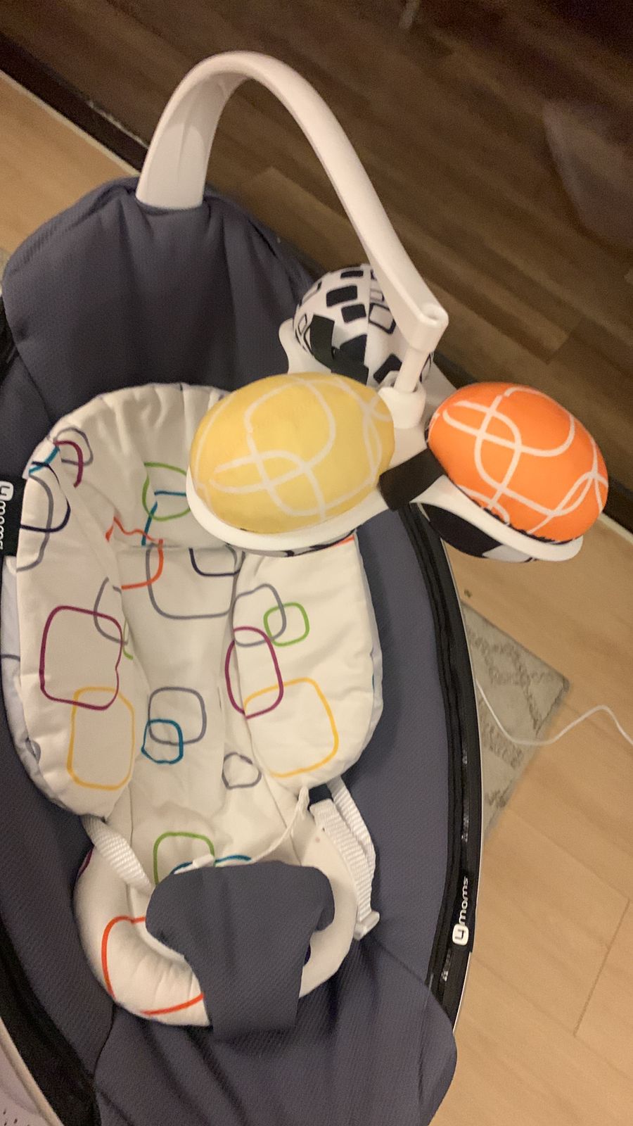 (#PG3567) Silla mecedora. Marca 4moms