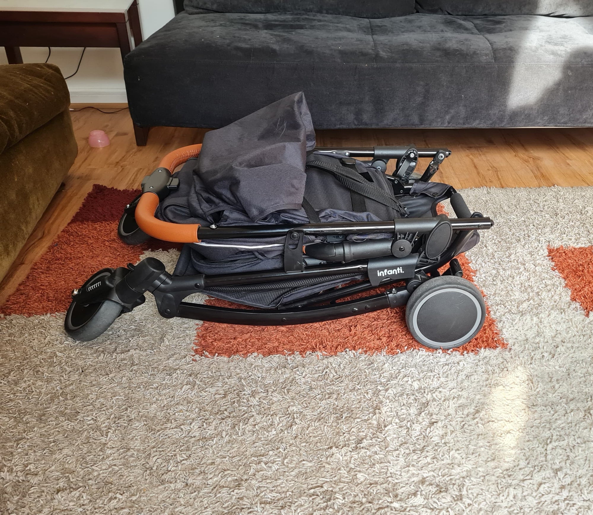 (#PG3577) Coche paseo. Marca Infanti