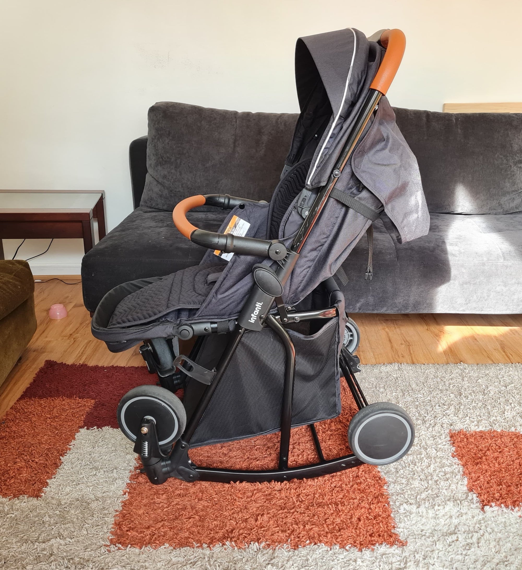 (#PG3577) Coche paseo. Marca Infanti