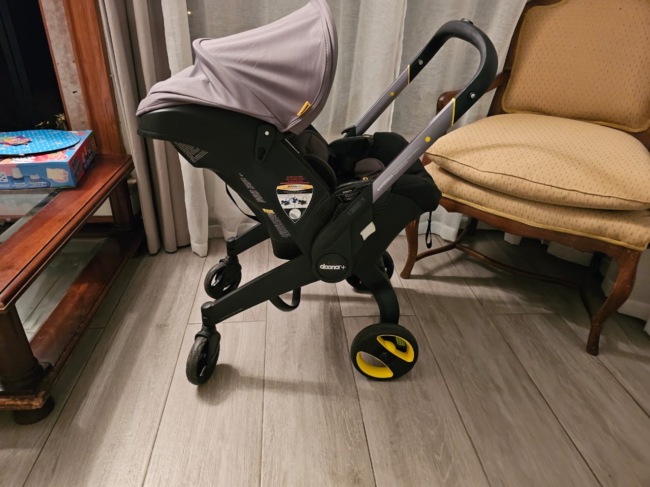 (#PG3607) Silla de auto y coche. Marca DOONA