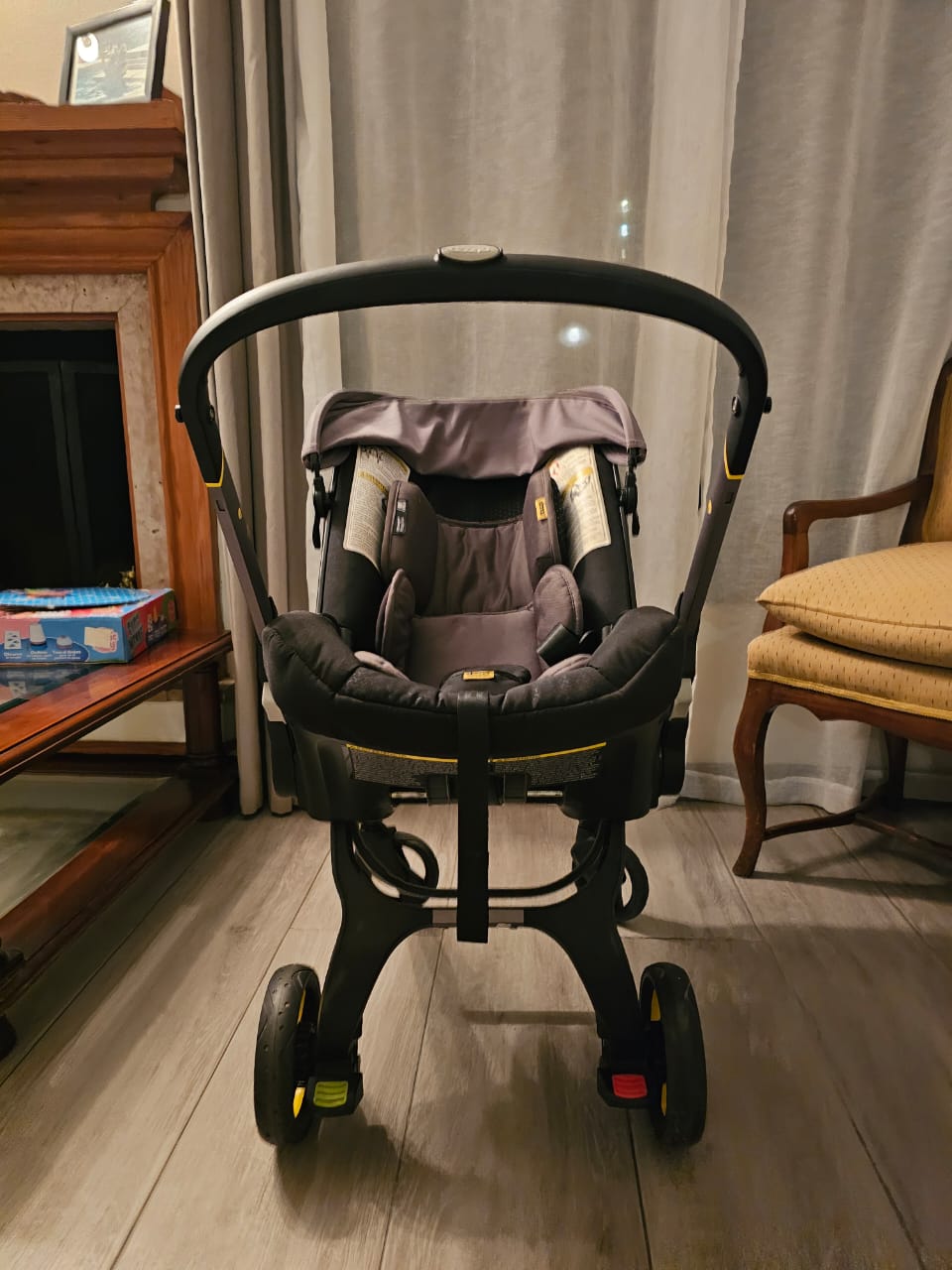 (#PG3607) Silla de auto y coche. Marca DOONA