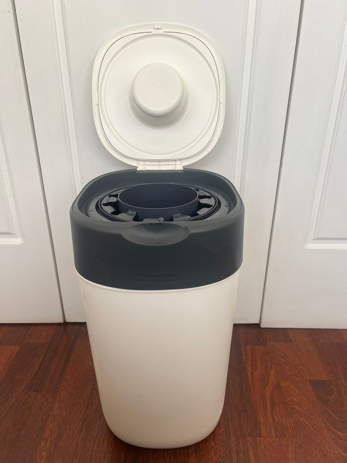 (#PG3621) Contenedor de pañales. Marca Tommee Tippee