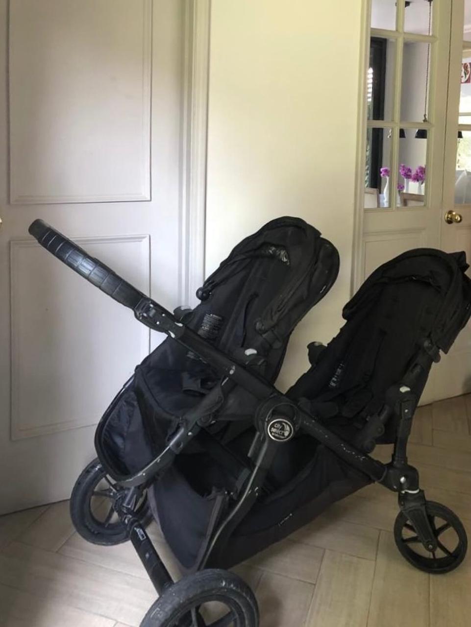 (#PG3641) Coche doble. Marca Baby Jogger