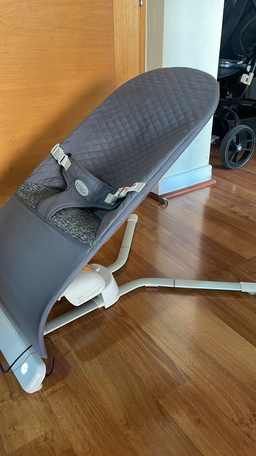 (#PG3643) Mecedora. Marca BBpro