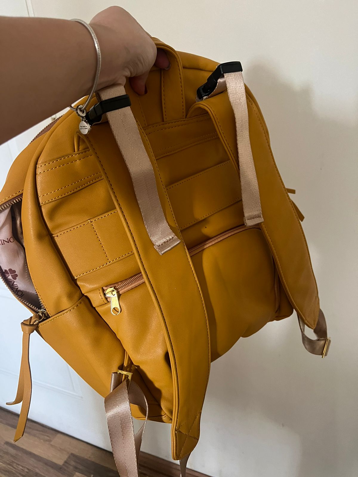 (#PG3668) Mochila Maternal. Marca Mininoi