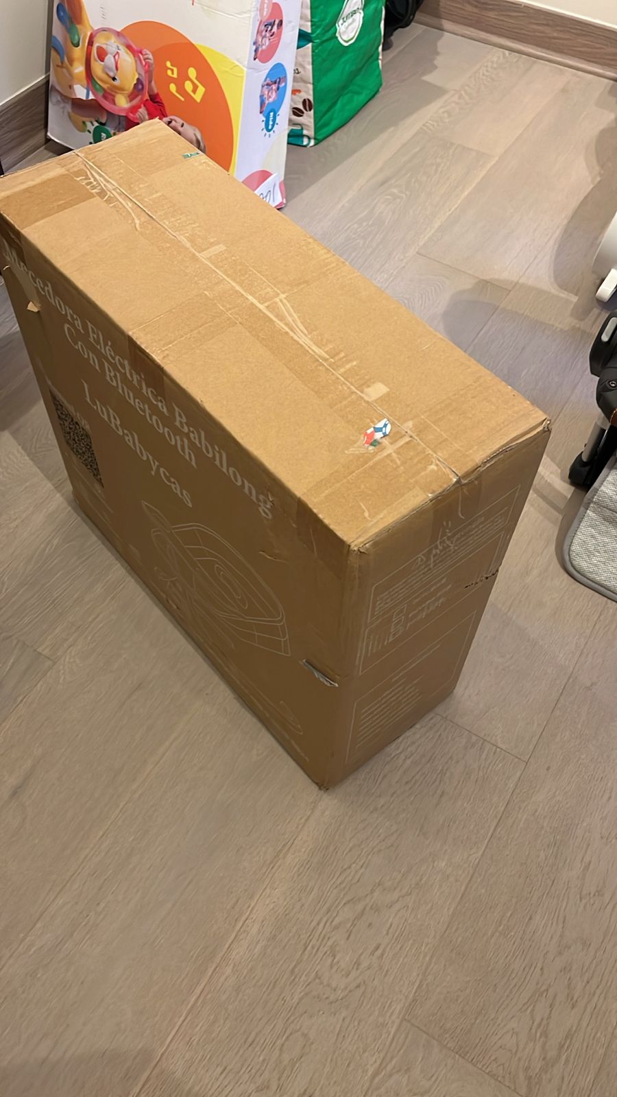 (#PG3698) Silla Mecedora. Marca Lubabycas