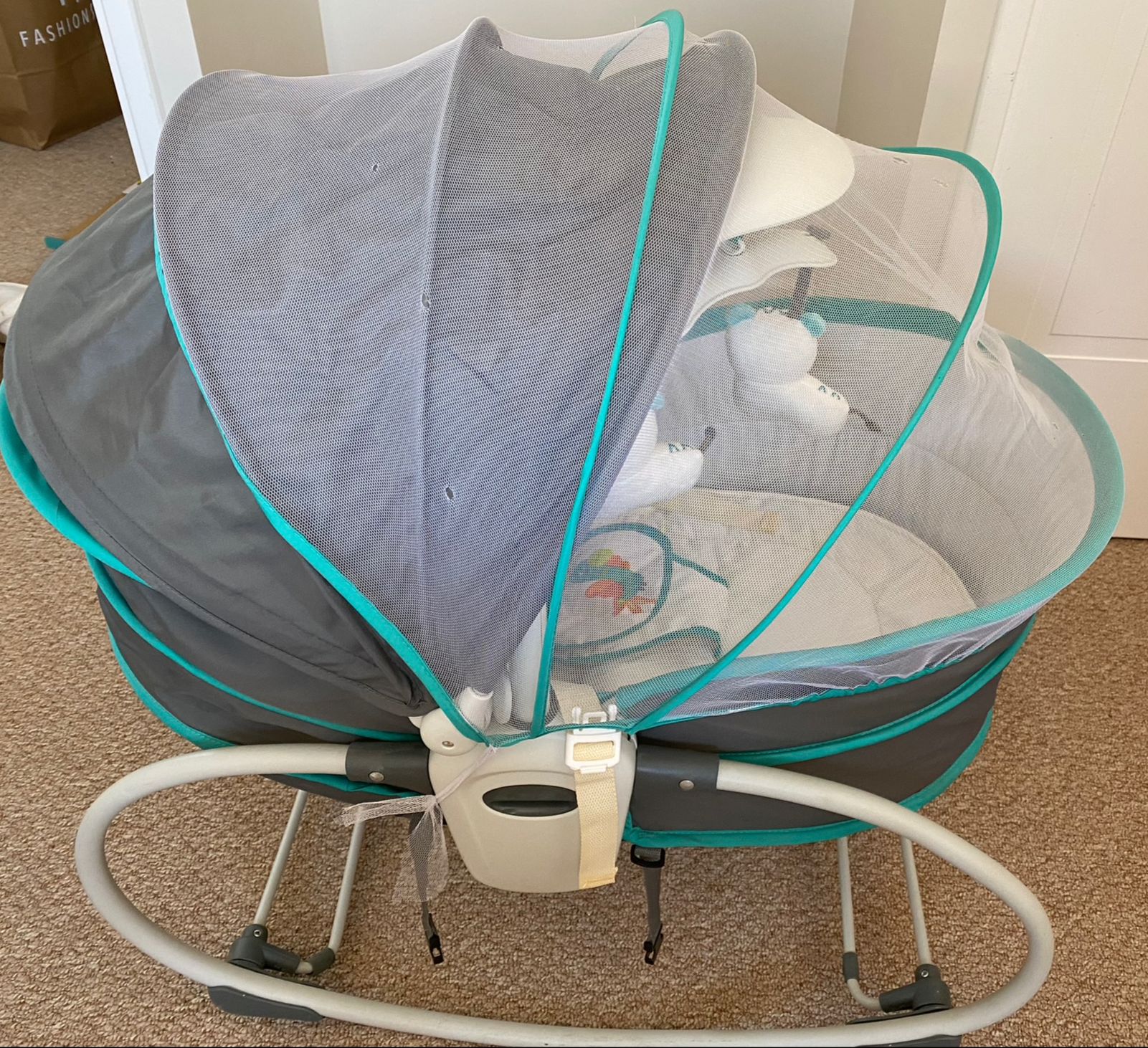 (#PG3737) Silla nido mecedora. Marca Infanti