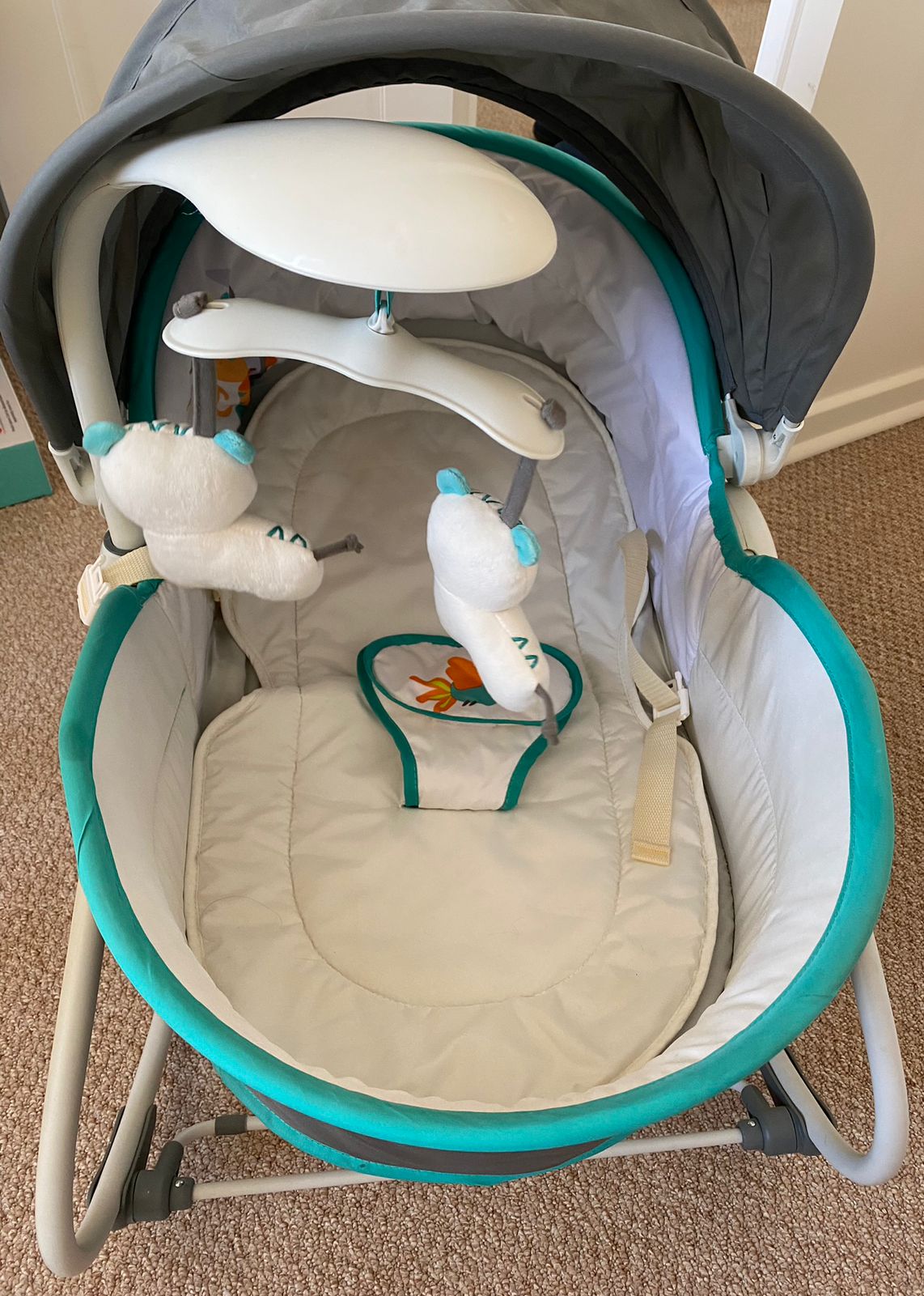 (#PG3737) Silla nido mecedora. Marca Infanti