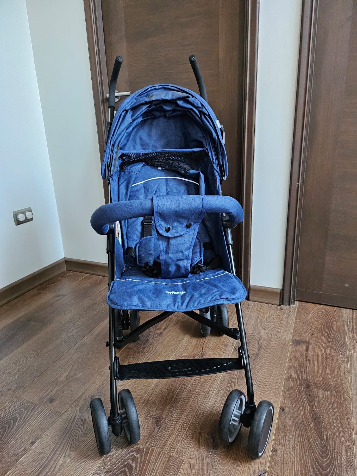 (#PG3744) Coche de paseo. Marca Infanti