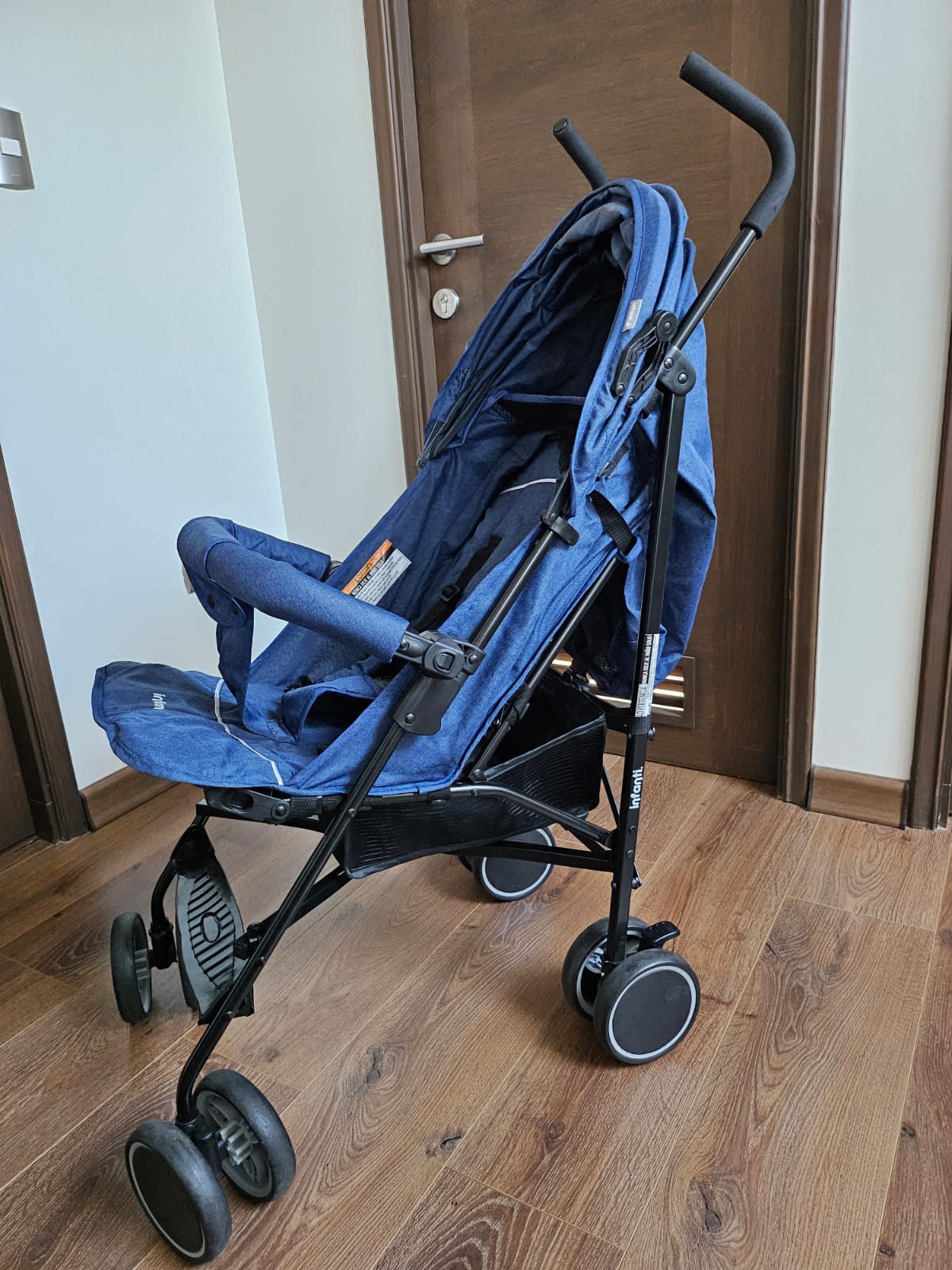 (#PG3744) Coche de paseo. Marca Infanti