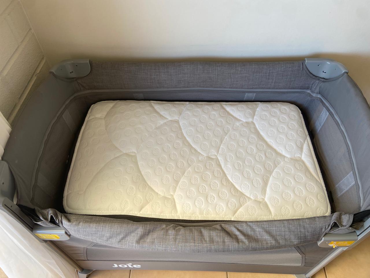 (#PG3756) Cuna Colecho + Set de cuna + Colchón. Marca Joie, Infanti y Drimkip