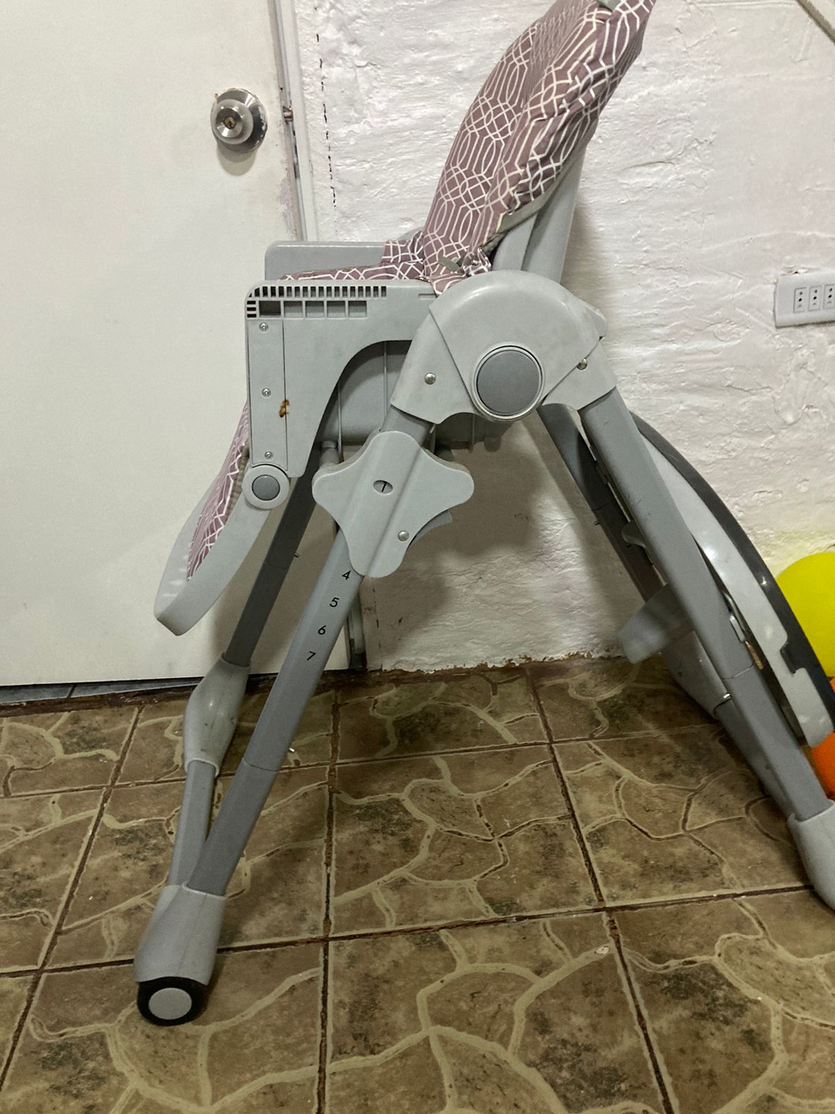 (#PG3775) Silla de comer. Marca Infanti