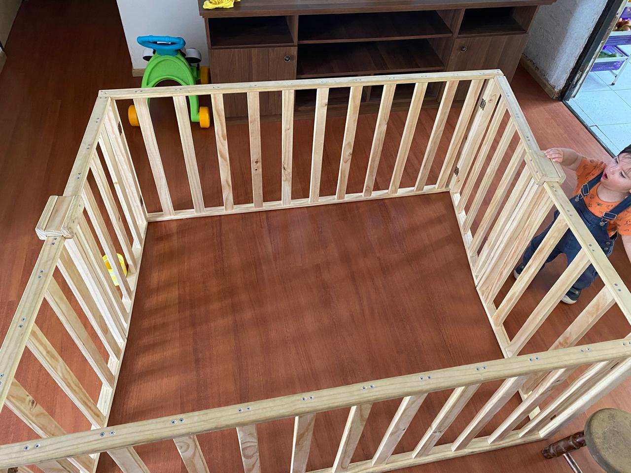 (#PG3784) Corral de madera. Marca Plim Plim