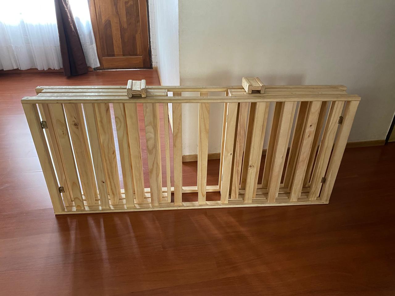 (#PG3784) Corral de madera. Marca Plim Plim